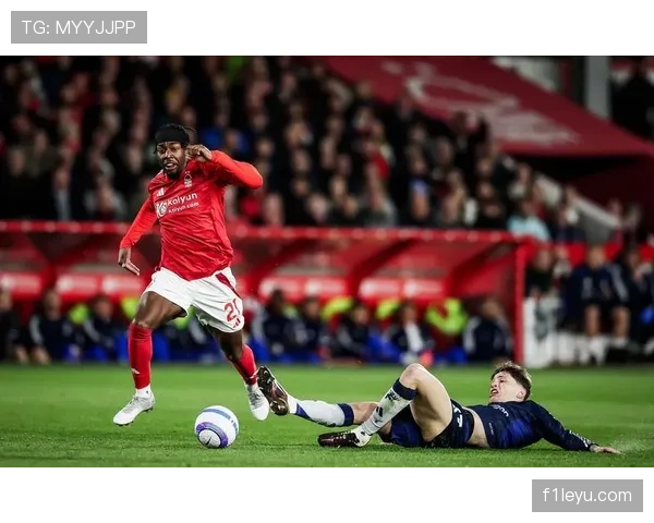 诺丁汉森林防守体系解析:如何在英超联赛中筑起坚固防线 诺丁汉森林防守体系解析:如何在英超联赛中筑起坚固防线