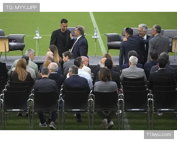 巴萨战术困境加剧:体系滞后与哈维依赖并存,争冠前景面临严峻考验 巴萨战术困境加剧:体系滞后与哈维依赖并存,争冠前景面临严峻考验