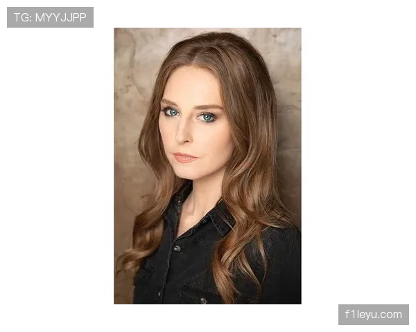 托尼娅·哈丁现身，看到她那一笑我就无语了——活成故事里反派的样子太带感