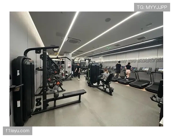 冯彦哲这训练强度，凌晨四点健身房打卡是认真的？